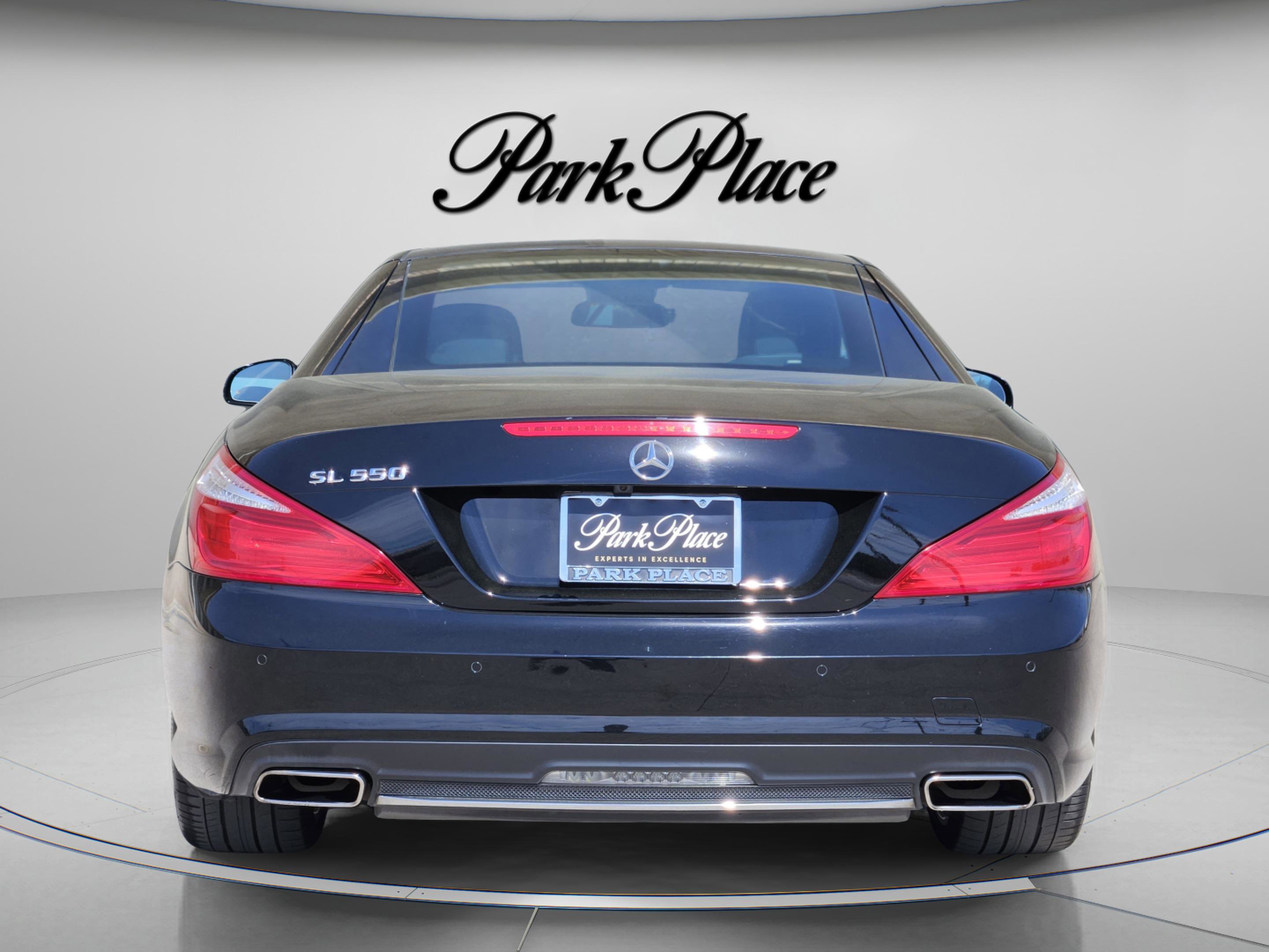 Used 2015 Mercedes-Benz SL 550 image 4