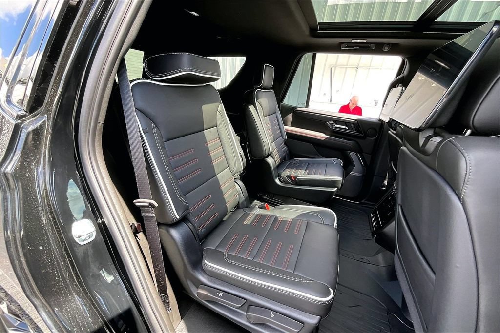 Used 2025 GMC Yukon AT4 Ultimate w/ LPO, Floor Liner Package AWD/4WD image 23