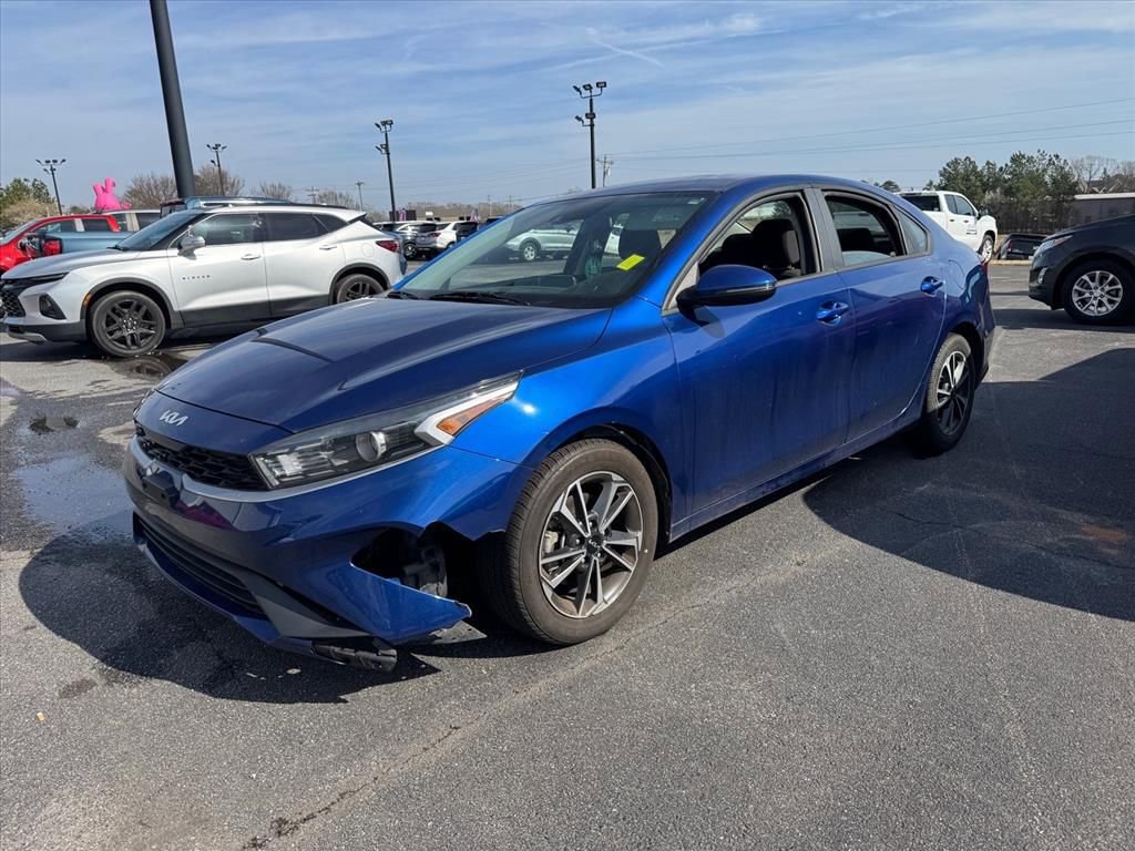 Used 2023 Kia Forte LXS w/ LXS Technology Package FWD image 7