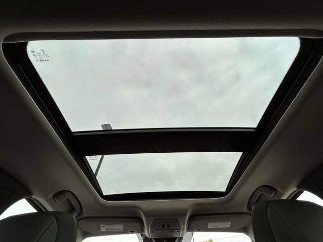 New 2025 Nissan Kicks SR w/ SR Premium Package image 11