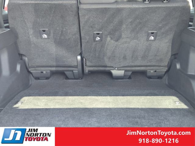Used 2025 Toyota 4Runner SR5 AWD/4WD image 31