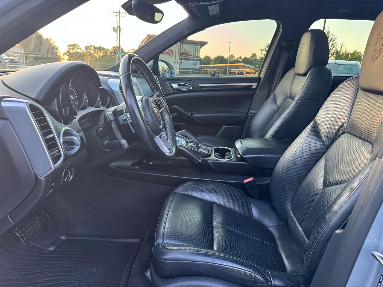 Used 2018 Porsche Cayenne AWD/4WD image 17