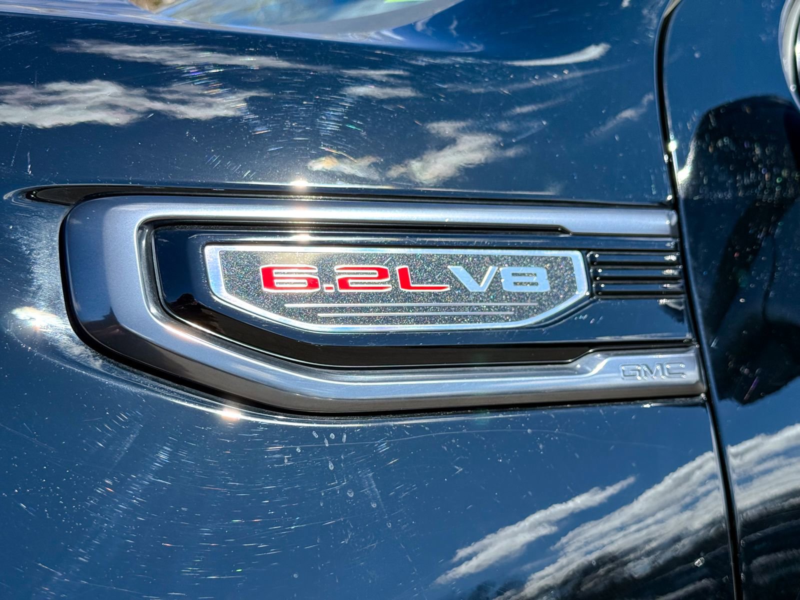 Used 2024 GMC Sierra 1500 AT4 w/ Technology Package image 4