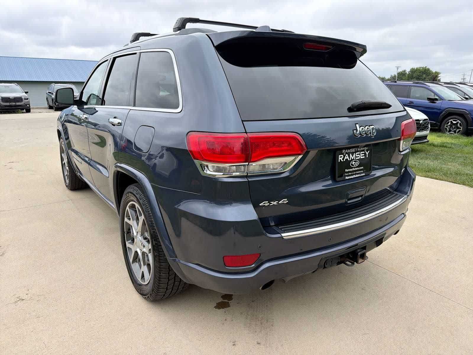 Used 2020 Jeep Grand Cherokee Overland AWD/4WD image 4