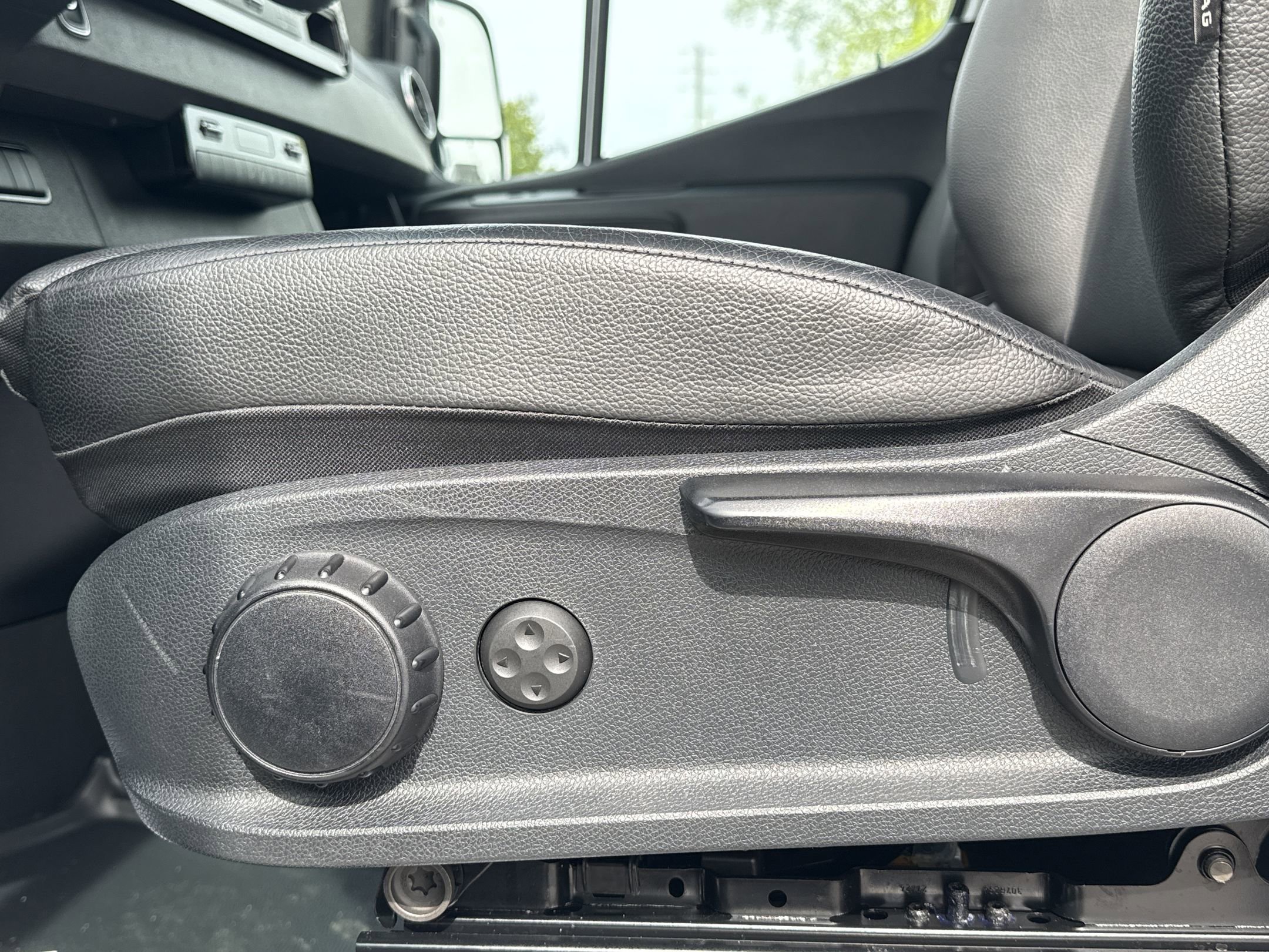 Used 2025 Mercedes-Benz Sprinter 2500 image 13