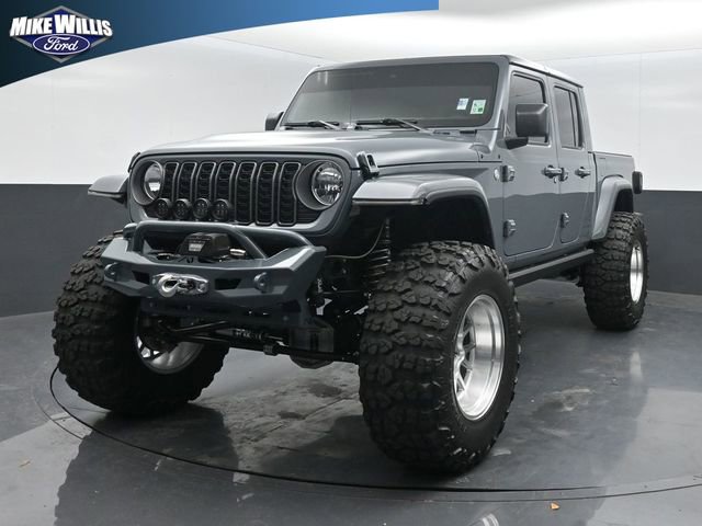 Used 2025 Jeep Gladiator Overland AWD/4WD image 3