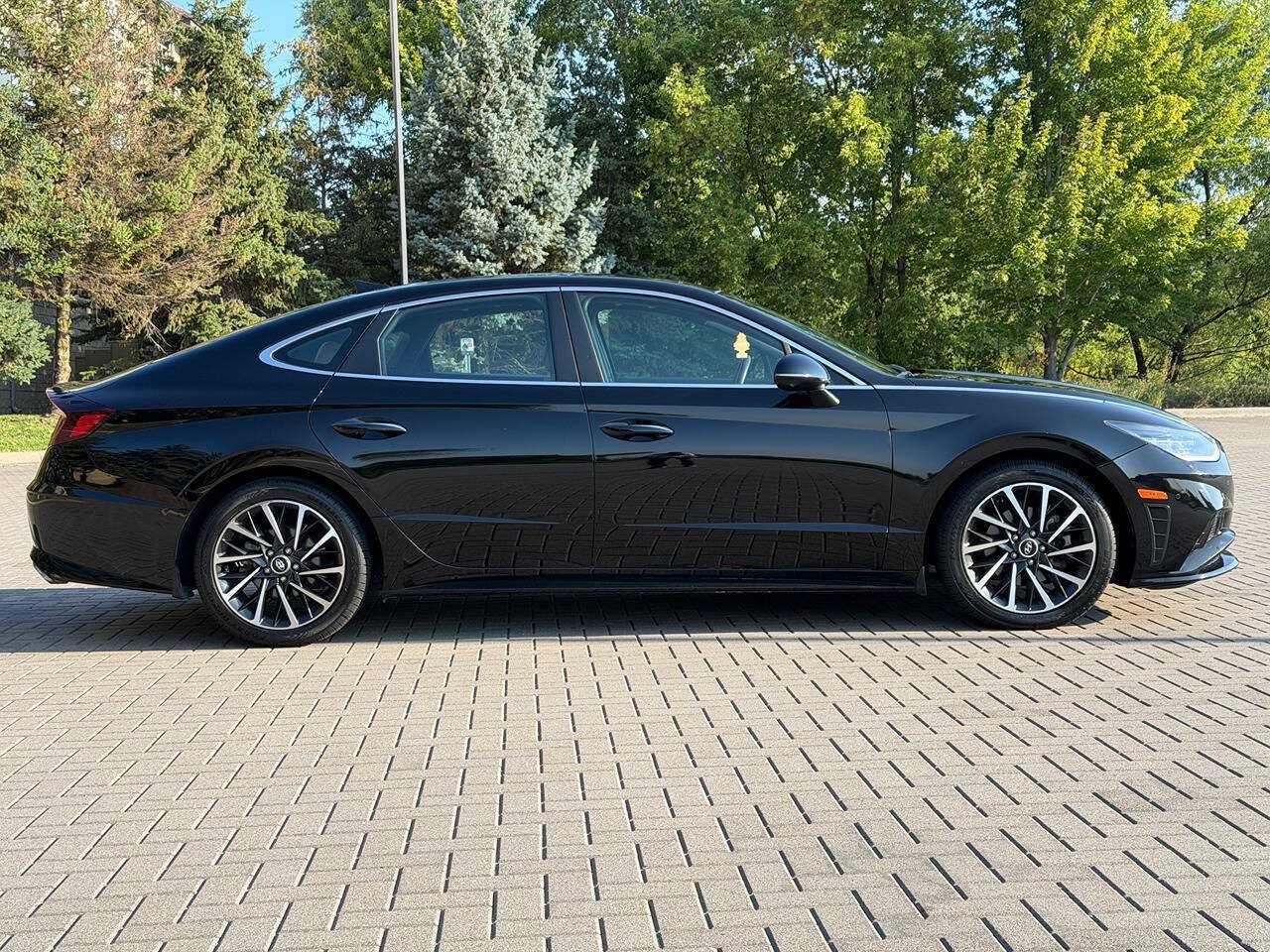 Used 2023 Hyundai Sonata Limited FWD image 2