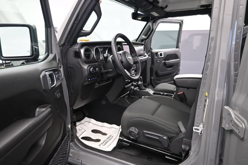 Used 2023 Jeep Wrangler Unlimited w/ Cold Weather Group AWD/4WD image 16