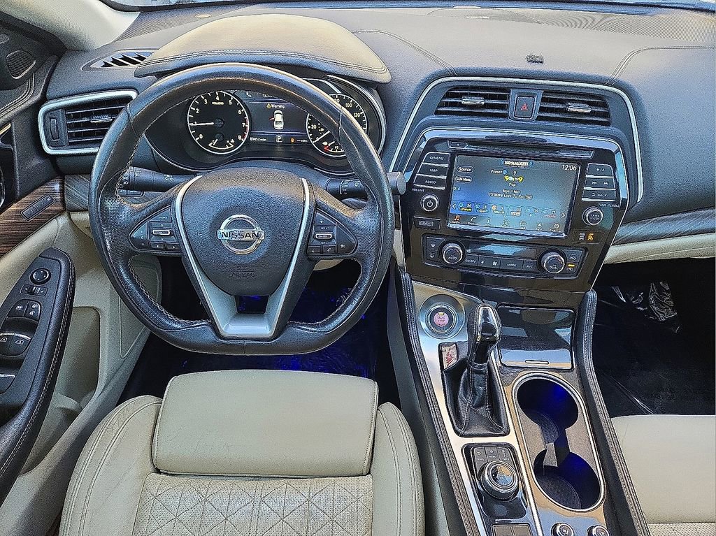 Used 2016 Nissan Maxima Platinum w/ Interior Lighting Package image 17
