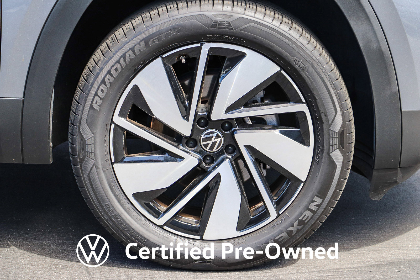Certified 2024 Volkswagen Atlas SE FWD image 12
