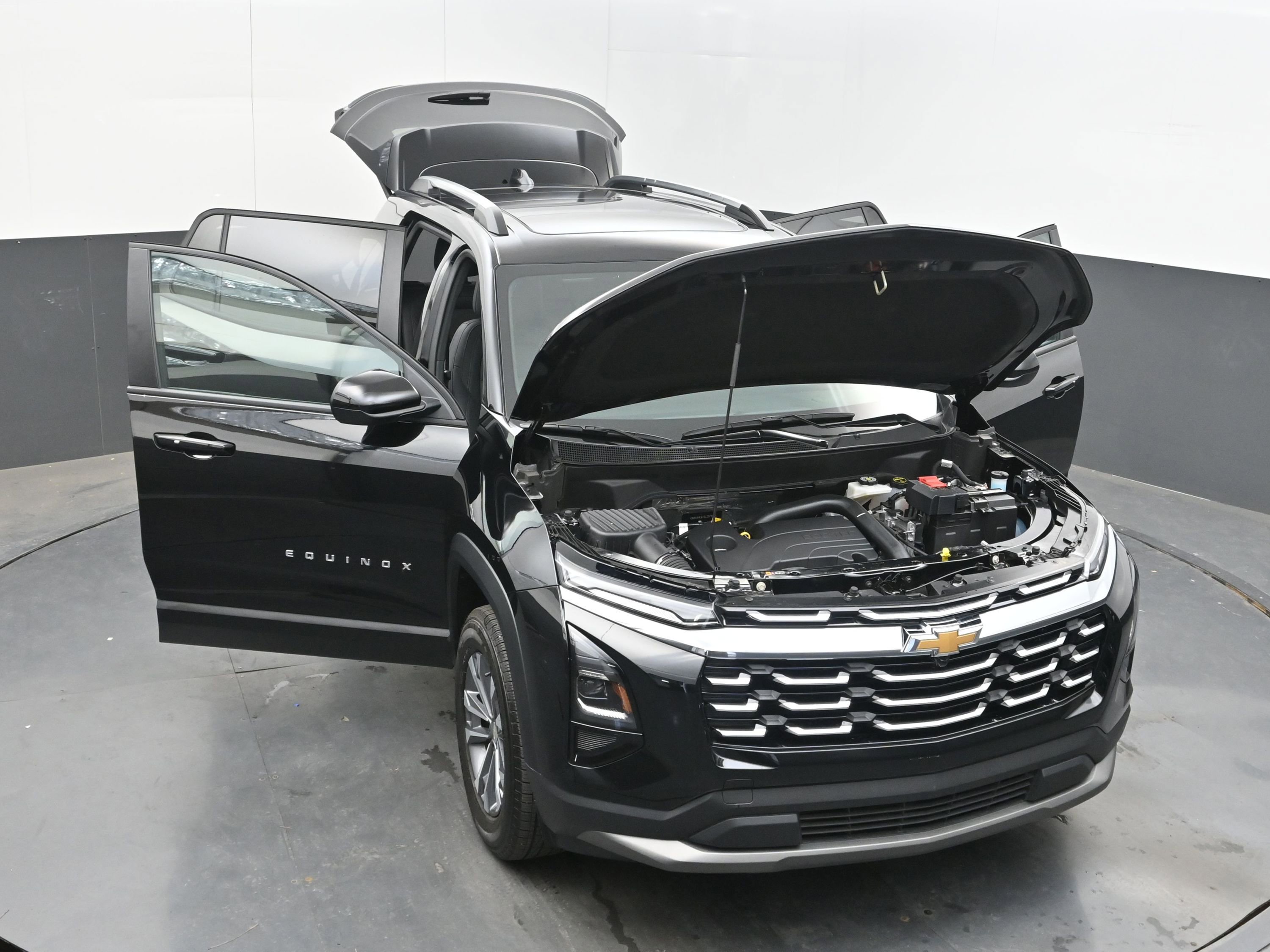 Used 2025 Chevrolet Equinox LT w/ Convenience Package II image 37
