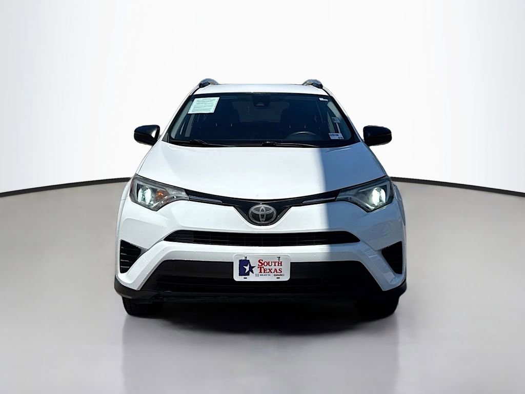 Used 2018 Toyota RAV4 LE image 2