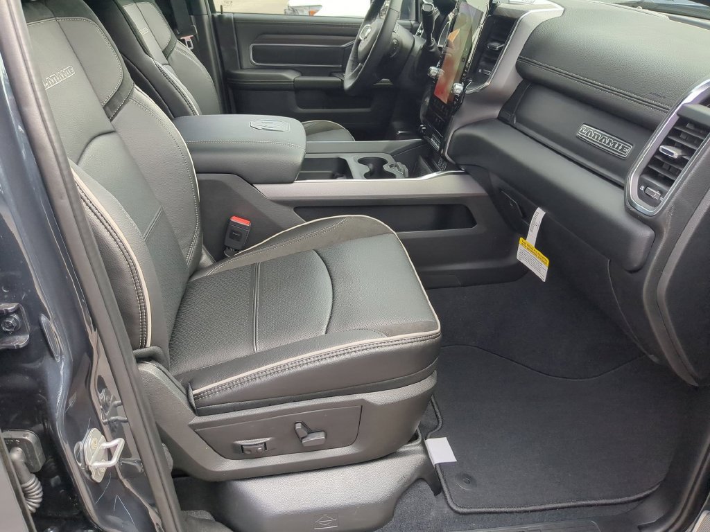 New 2026 RAM 2500 Laramie w/ Night Edition AWD/4WD image 36
