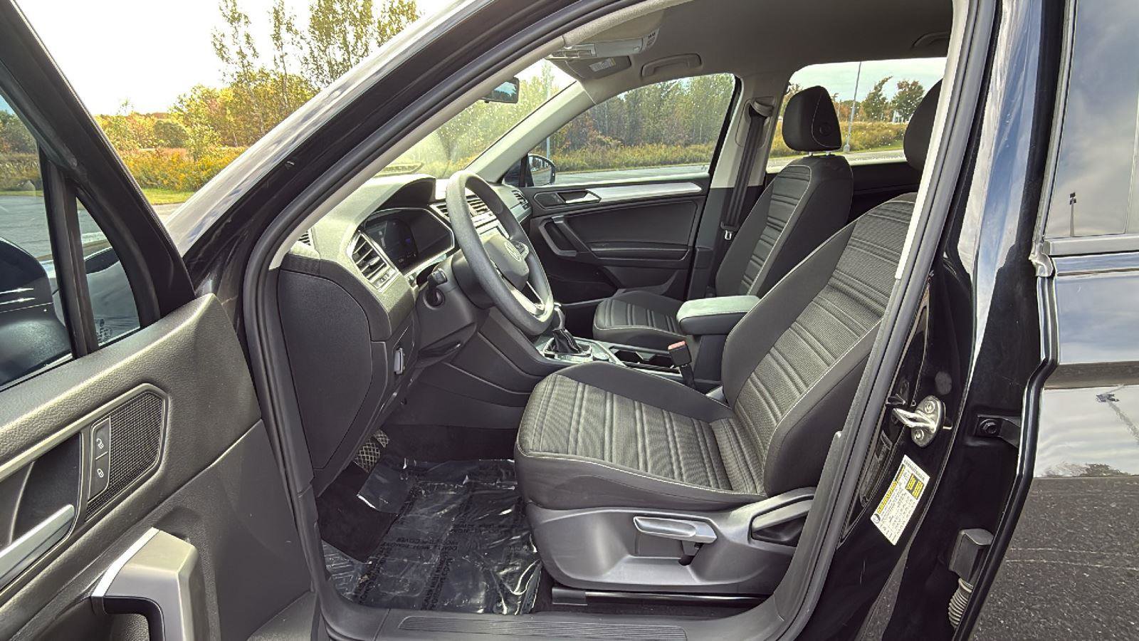 Used 2022 Volkswagen Tiguan S image 24