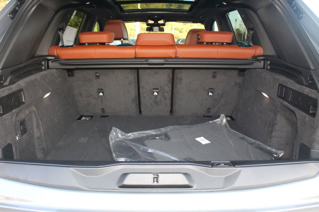 New 2026 BMW X5 M60i image 7