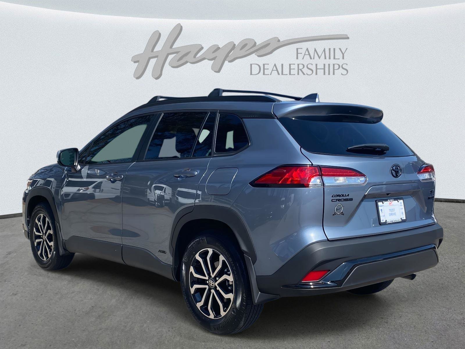 Used 2024 Toyota Corolla Cross SE image 8