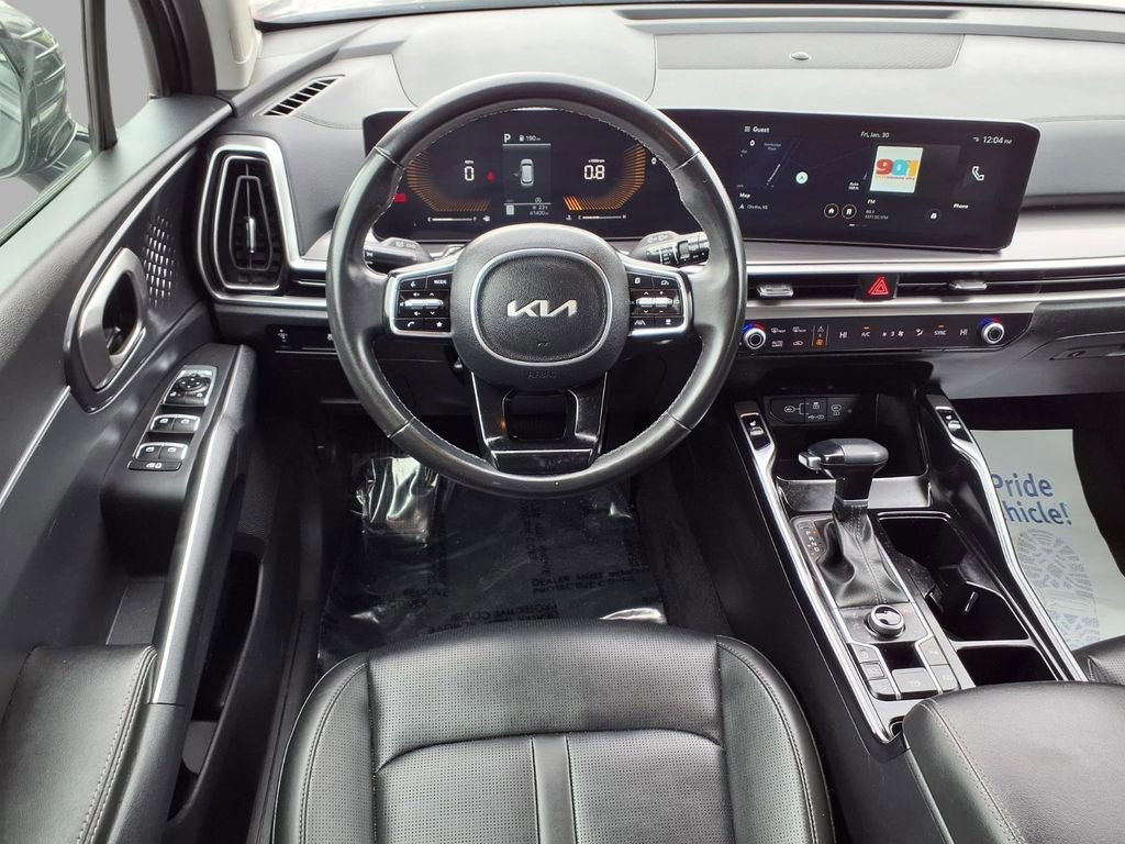 Used 2024 Kia Sorento S image 4