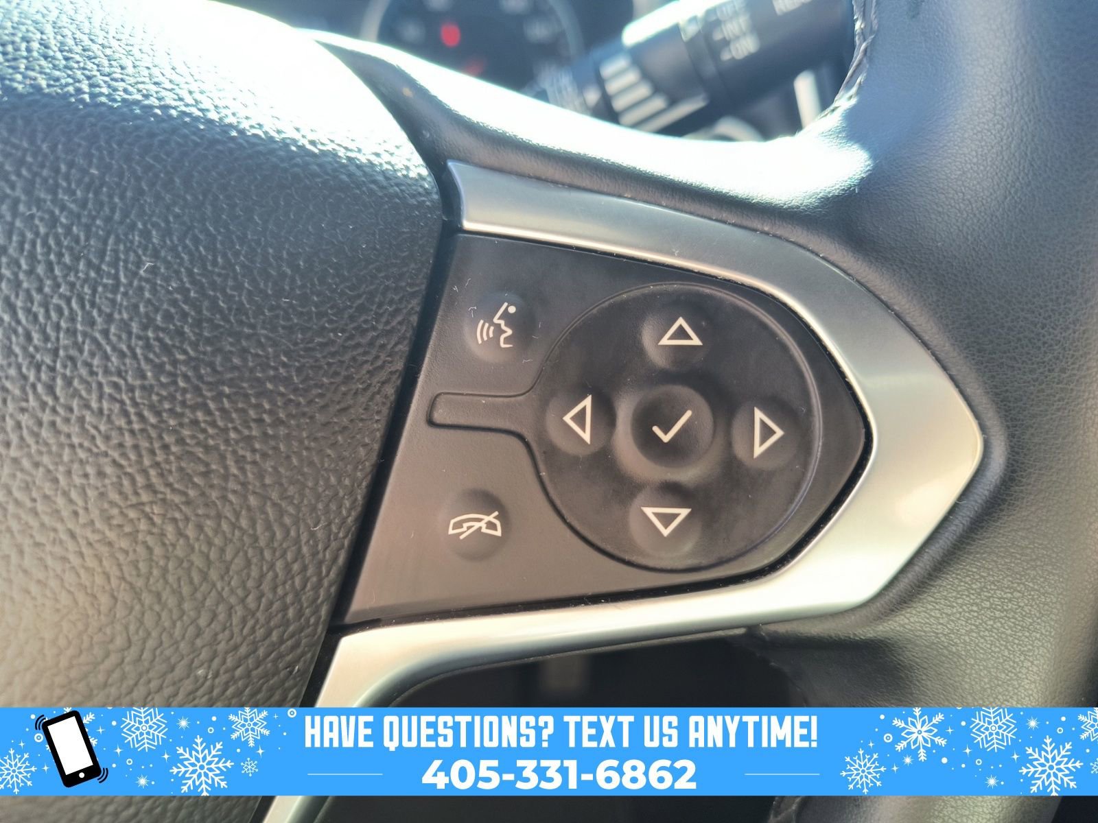 Used 2023 Chevrolet Traverse LT image 25