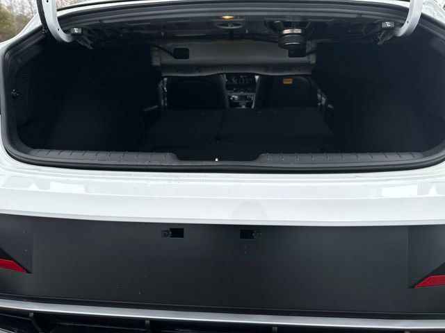 New 2026 Hyundai Elantra Limited image 23