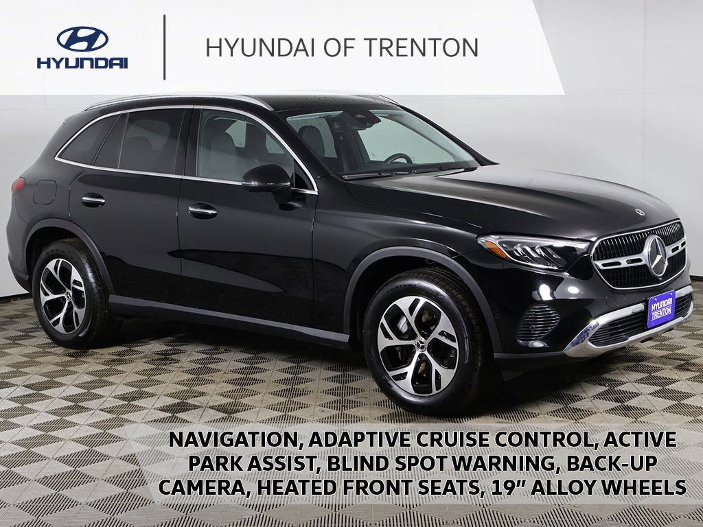 Used 2025 Mercedes-Benz GLC 350e 4MATIC image 1