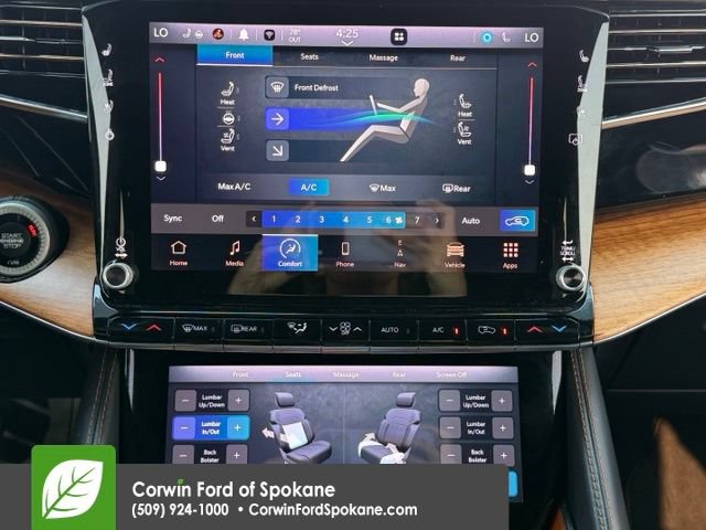 Used 2022 Jeep Grand Wagoneer Series III AWD/4WD image 32