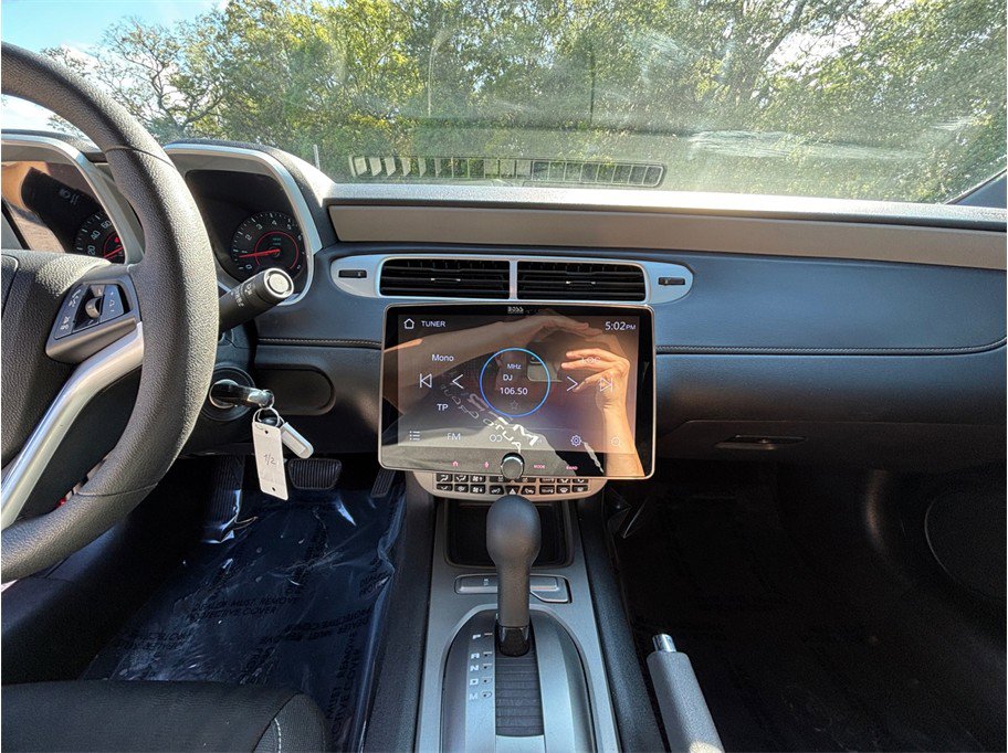 Used 2015 Chevrolet Camaro LS RWD image 11