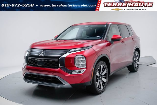 Used 2025 Mitsubishi Outlander SE