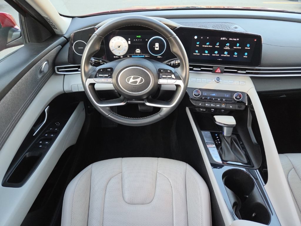 Used 2025 Hyundai Elantra Limited FWD image 33