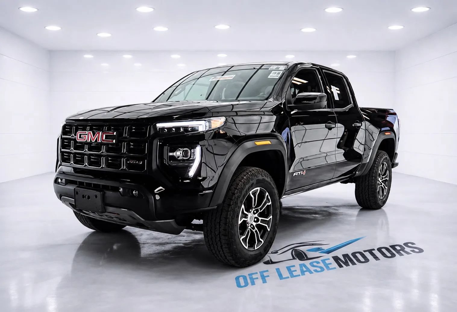 Used 2024 GMC Canyon AT4 AWD/4WD image 1