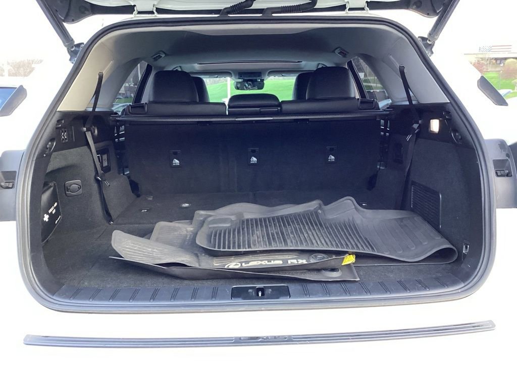 Used 2018 Lexus RX 350L Premium w/ Premium Package image 13