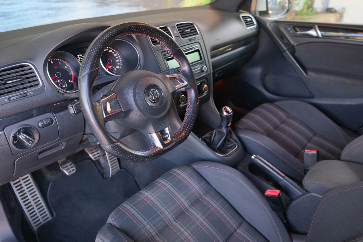 Used 2013 Volkswagen GTI 4-Door FWD image 14
