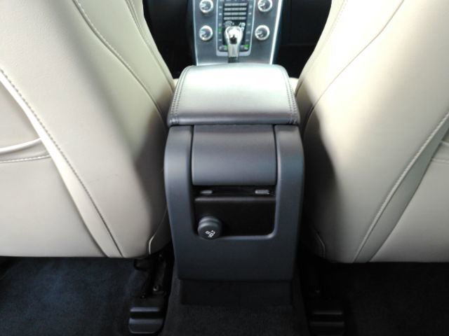 Used 2015 Volvo S60 T6 image 27