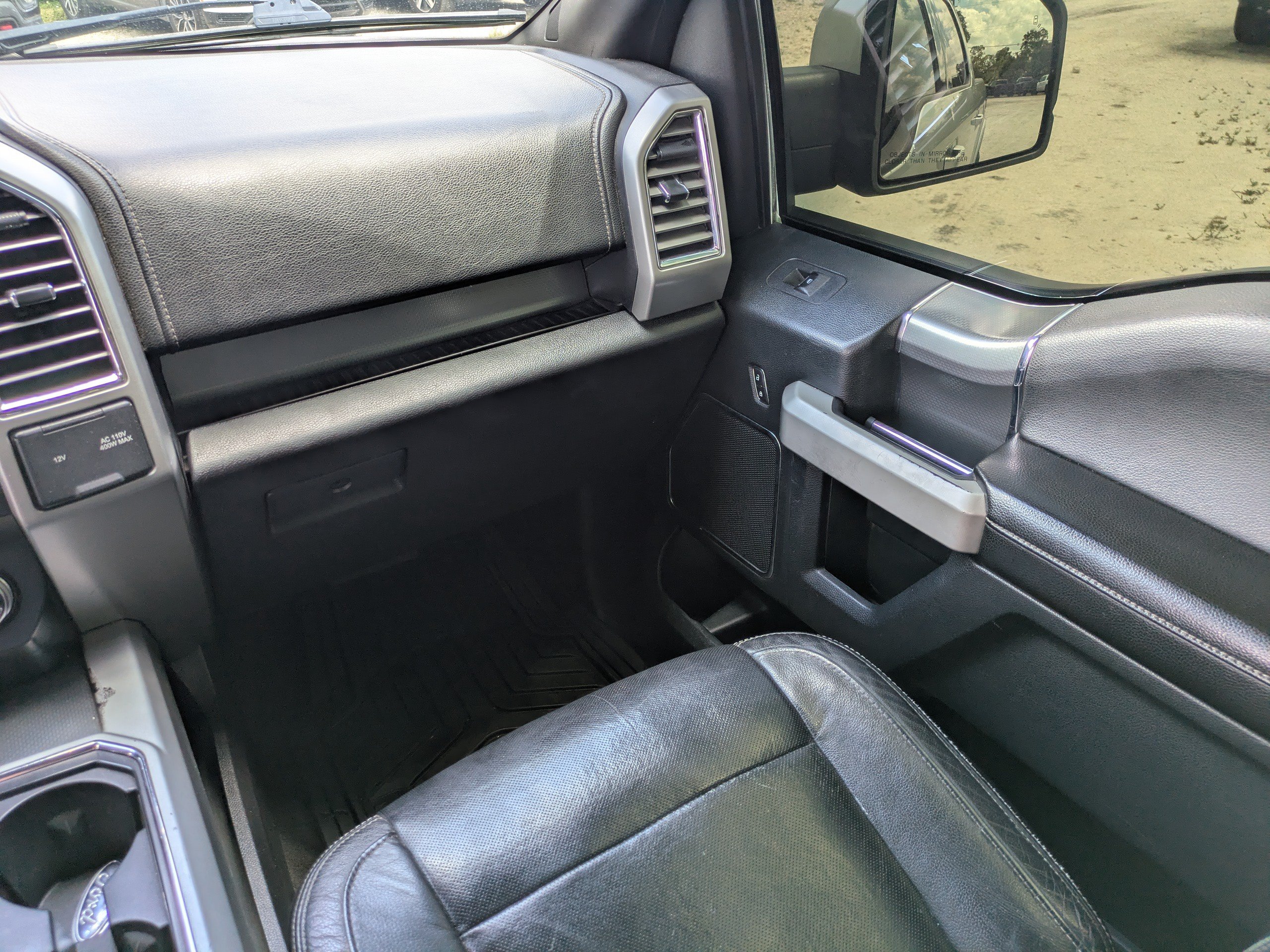 Used 2015 Ford F150 Lariat w/ Equipment Group 502A Luxury AWD/4WD image 16