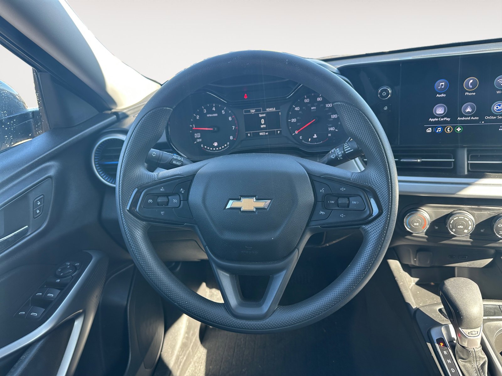 Used 2025 Chevrolet Trax LS w/ LS Convenience Package image 12