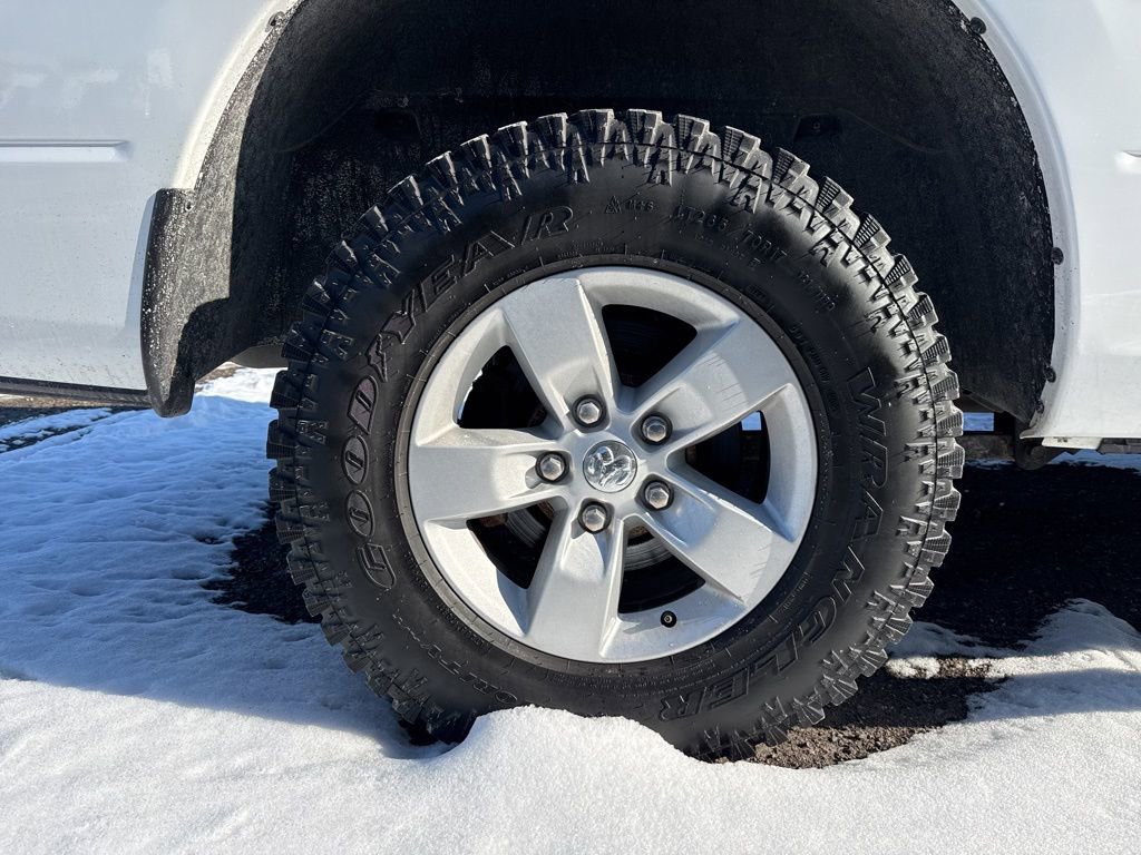 Used 2017 RAM 1500 Express image 23