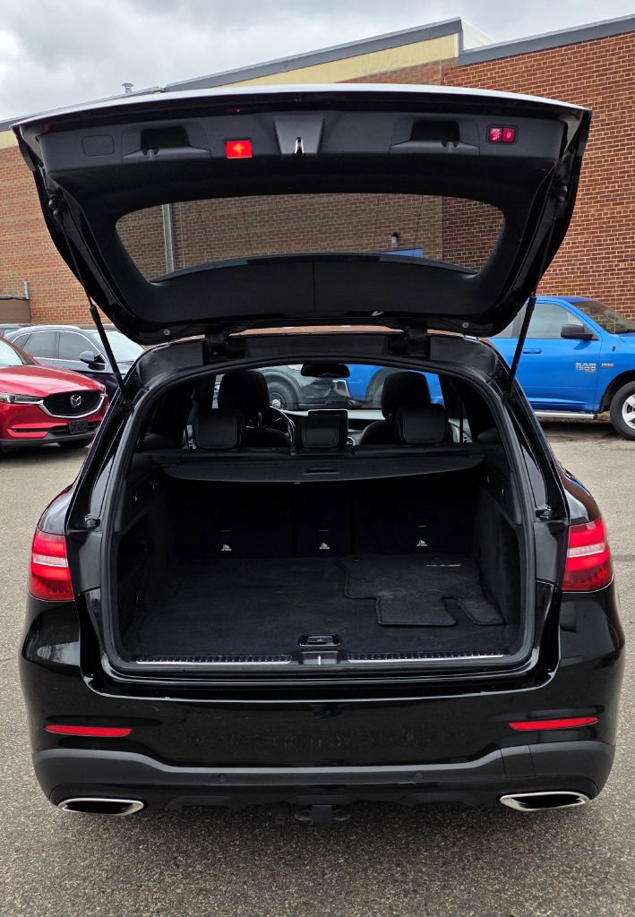 Used 2019 Mercedes-Benz GLC 300 4MATIC w/ AMG Line image 7