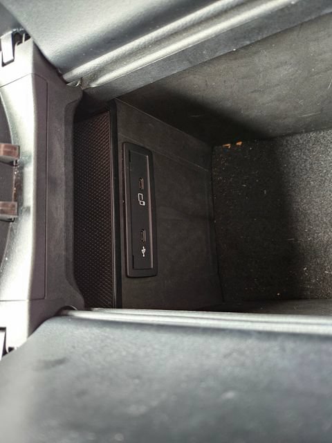 Used 2020 Mercedes-Benz GLC 300 4MATIC image 37