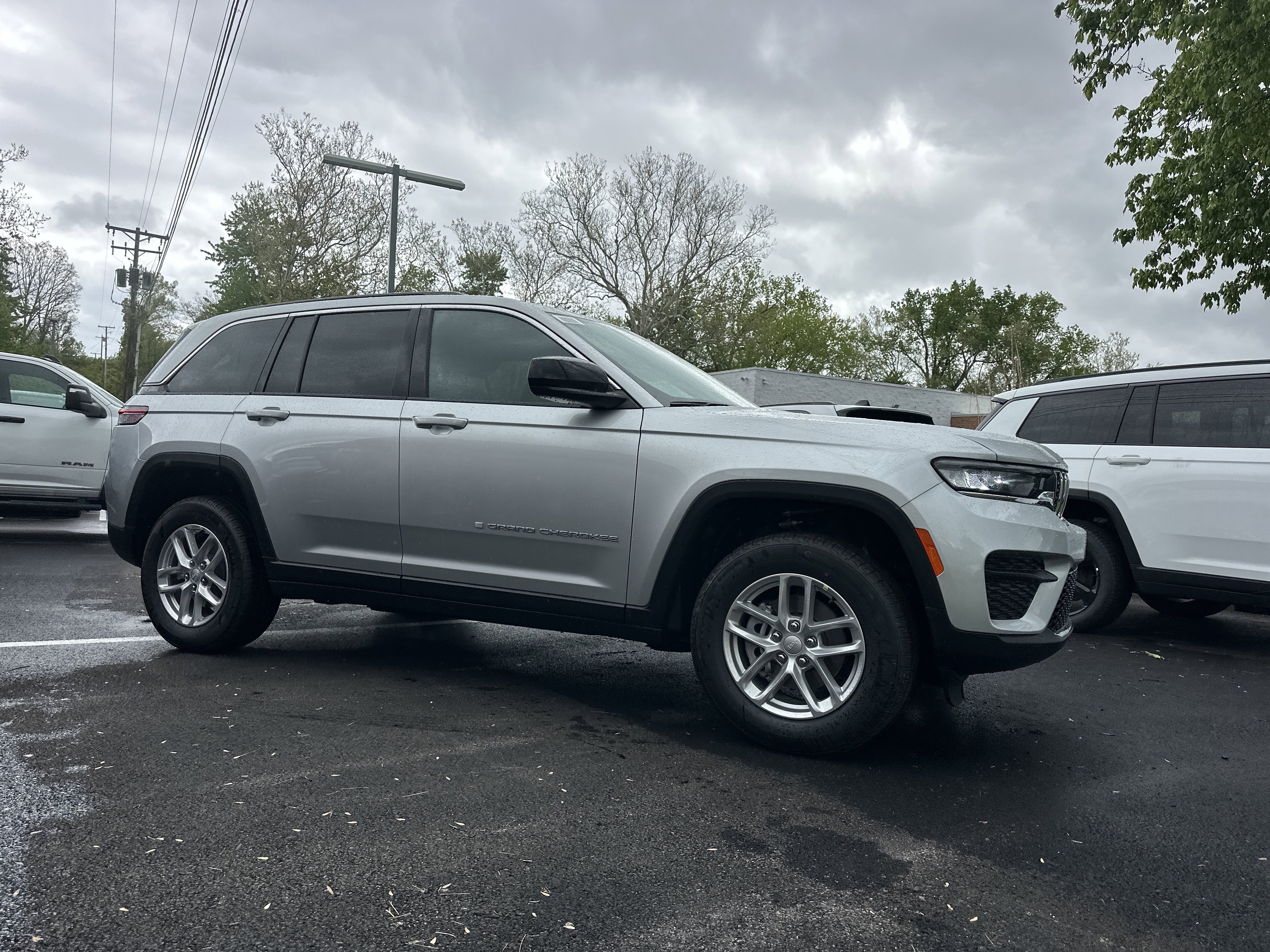 New 2026 Jeep Grand Cherokee Laredo AWD/4WD image 18