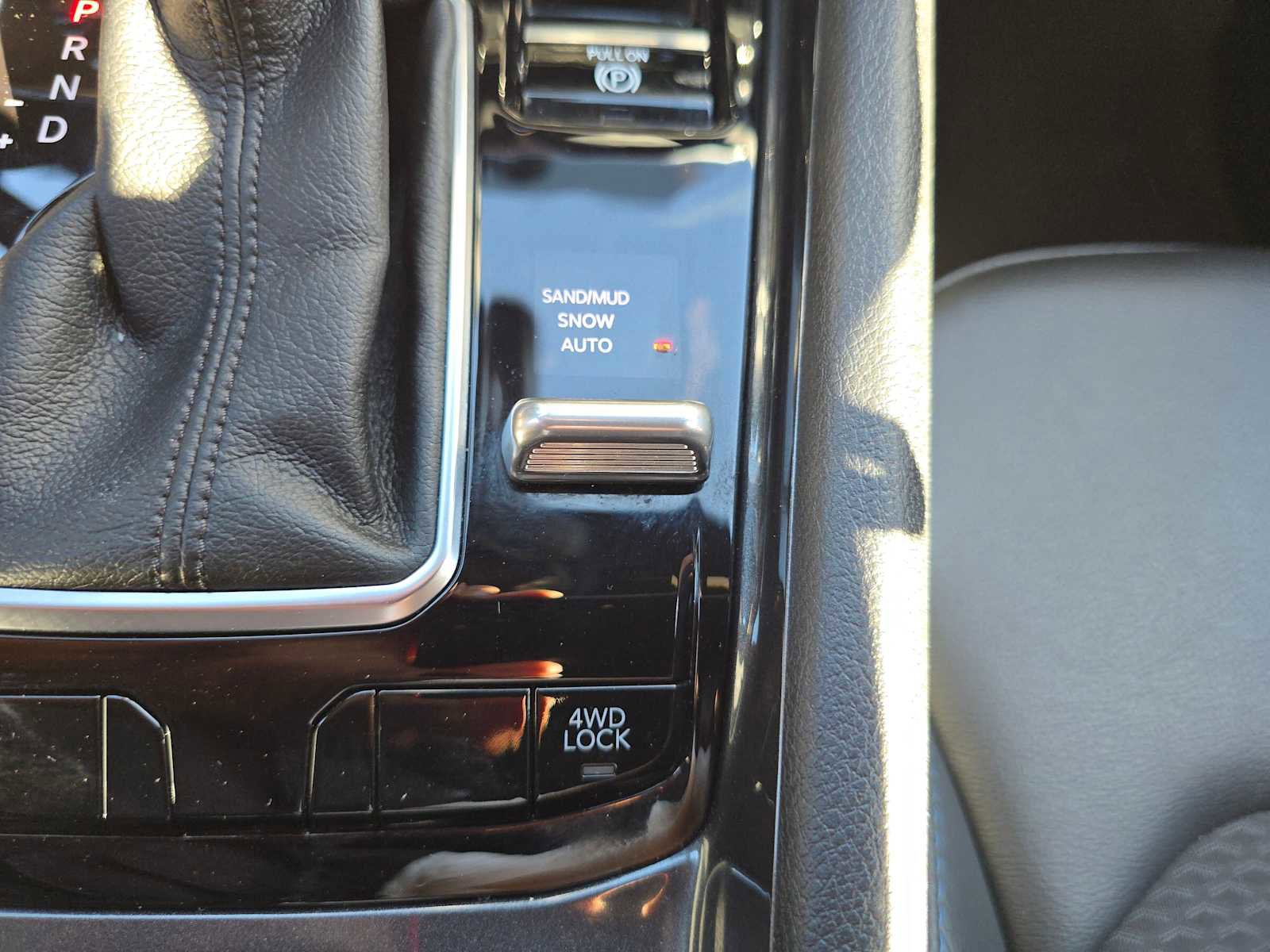 Used 2023 Jeep Compass Latitude image 32