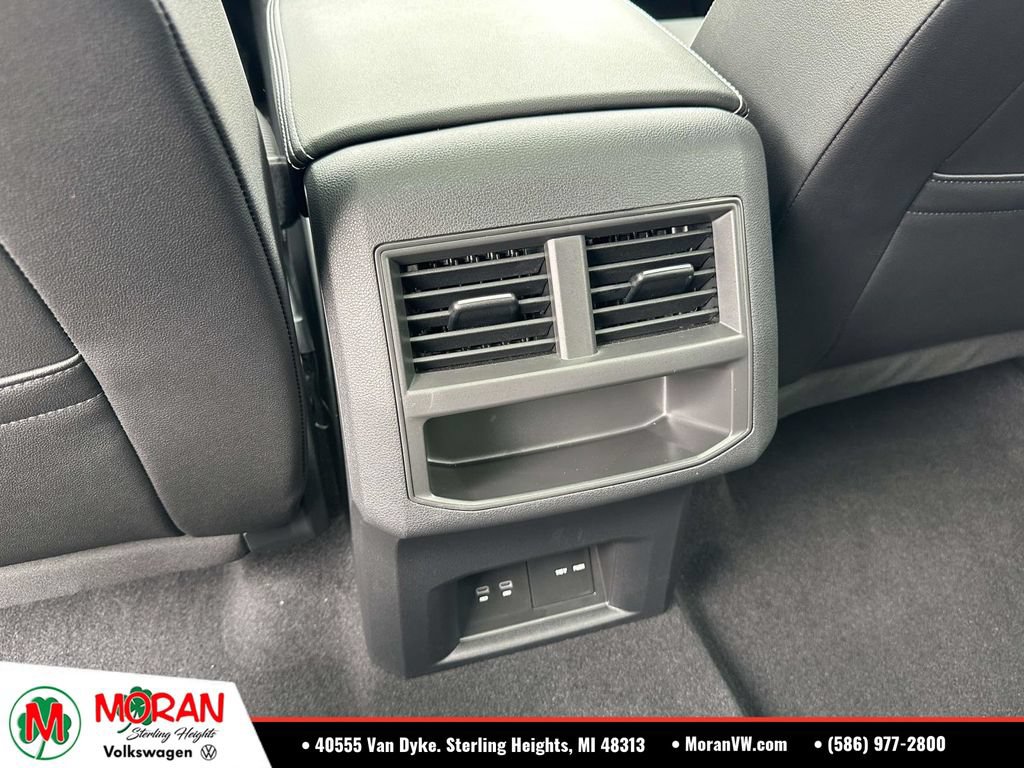 Certified 2023 Volkswagen Atlas Cross Sport SE w/ Panoramic Sunroof Package AWD/4WD image 13