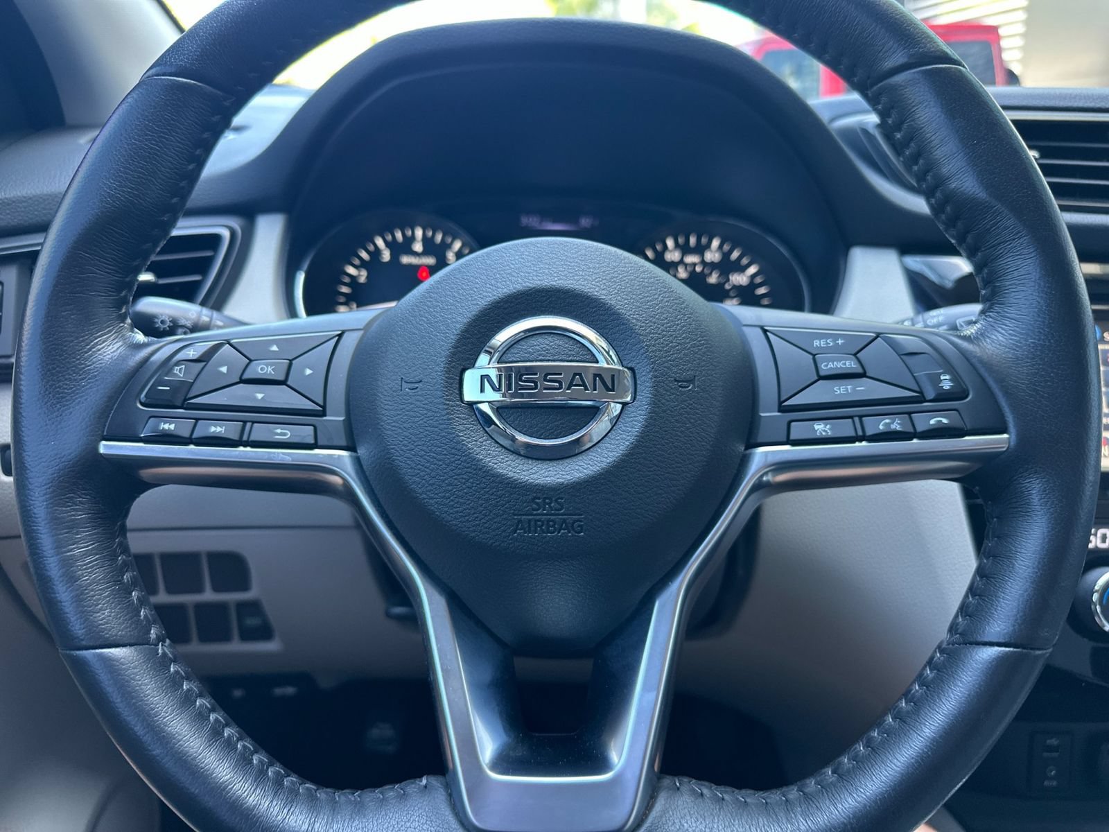 Used 2018 Nissan Rogue Sport SL FWD image 25