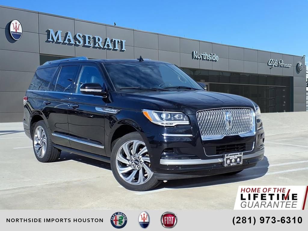 Used 2023 Lincoln Navigator Reserve image 1