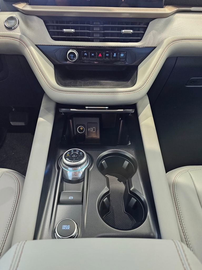 New 2025 Ford Explorer Active w/ Active Comfort Package image 23