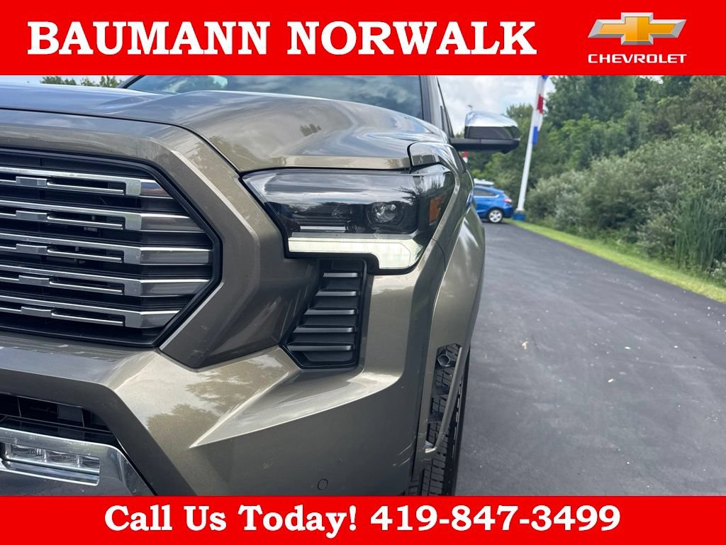 Used 2025 Toyota Tacoma Limited AWD/4WD image 22