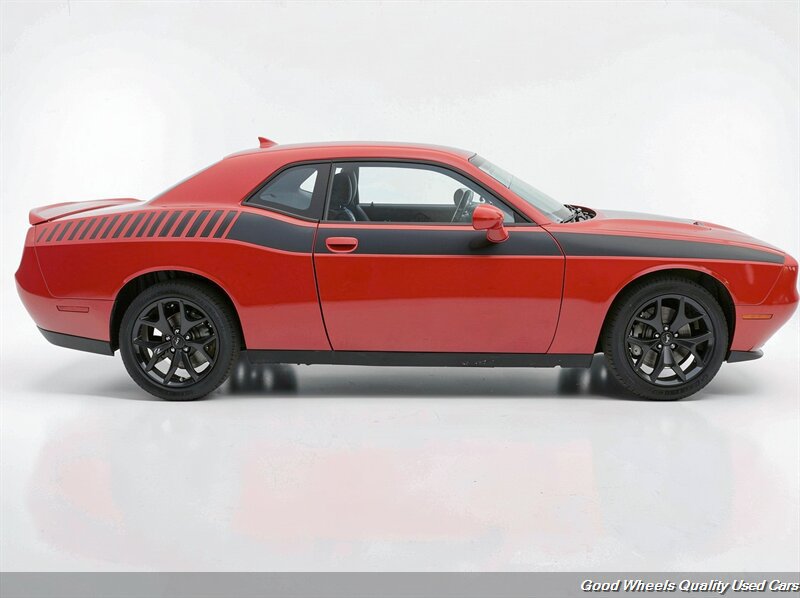 Used 2018 Dodge Challenger SXT Plus RWD image 4