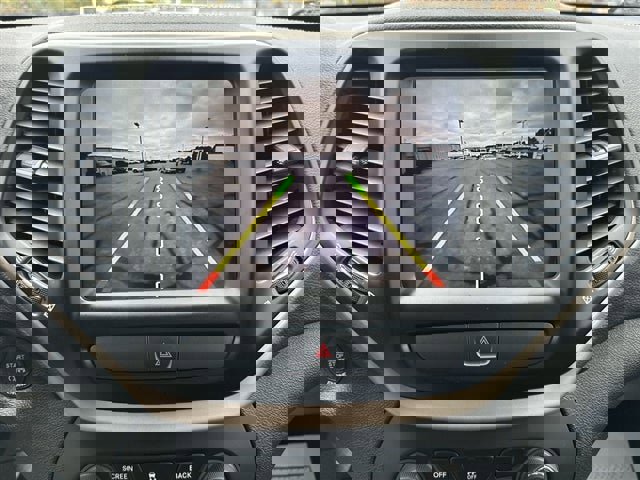 Used 2016 Jeep Cherokee Limited image 17