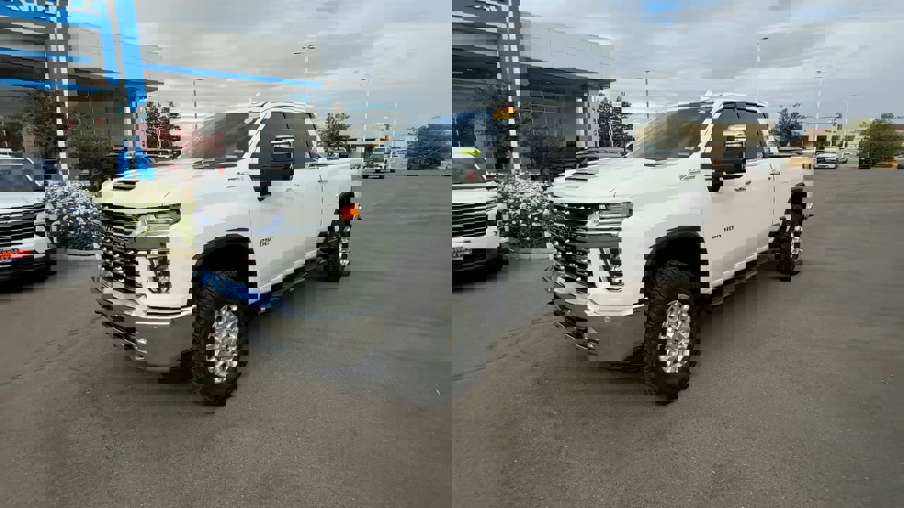Used 2023 Chevrolet Silverado 2500 LTZ w/ LTZ Convenience Package image 3
