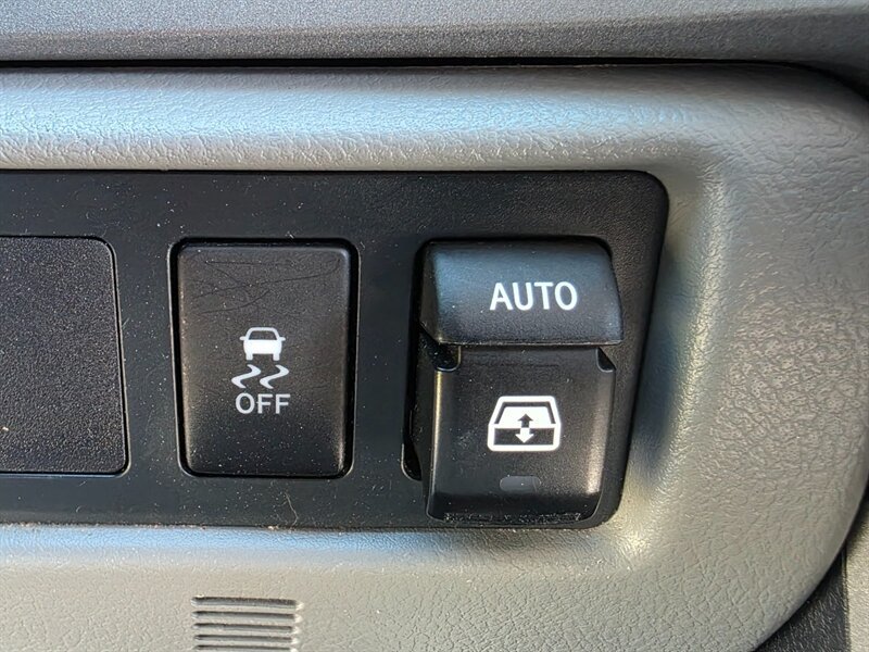 Used 2011 Toyota Sequoia Platinum AWD/4WD image 37