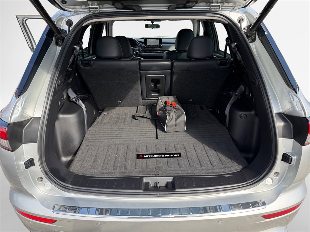 Used 2022 Mitsubishi Outlander SE image 25