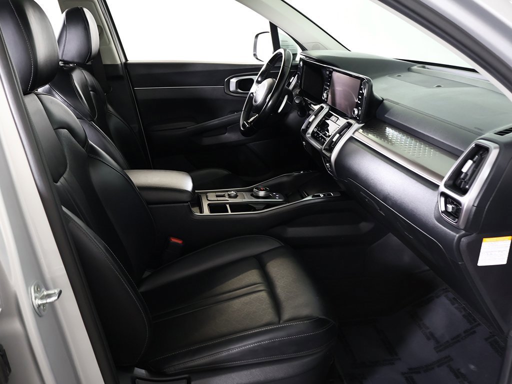 Used 2022 Kia Sorento EX w/ Panoramic Sunroof Package image 34